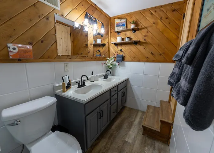 Cozy Lakefront Aframe W Hot Tub & Dock
