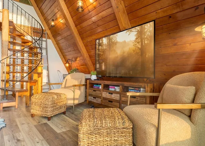 Ferienhaus Cozy Lakefront Aframe W Hot Tub & Dock *