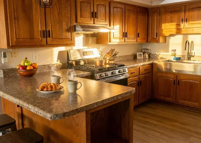 Ferienhaus Cozy Lakefront Aframe W Hot Tub & Dock Decatur