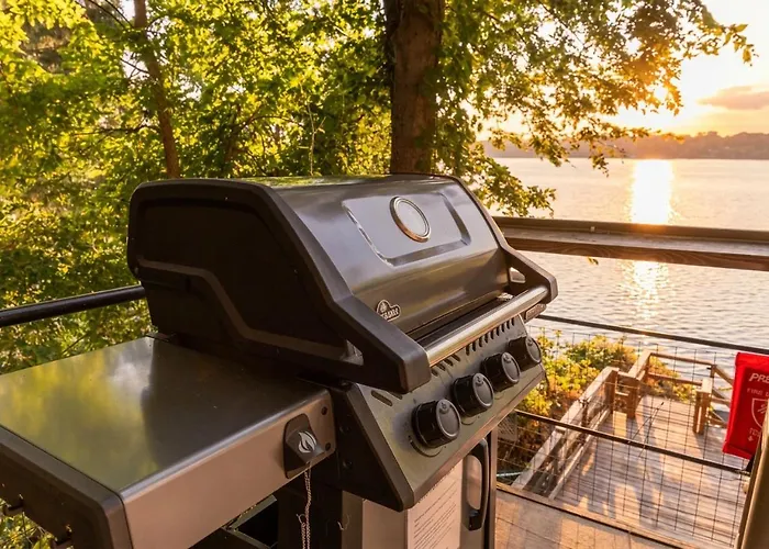 Cozy Lakefront Aframe W Hot Tub & Dock * Decatur
